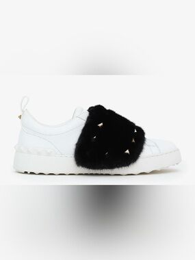 VALENTINO WHITE ROCKSTUD
SNEAKERS WITH BLACK FUR SIZE 40